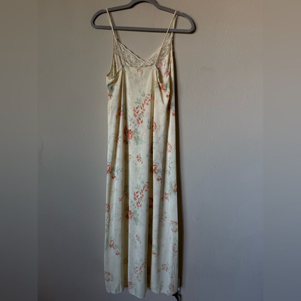 Henson Kickernick Floral Cream Yellow Lace Trim Nightgown Size 34 / S - Picture 10 of 12